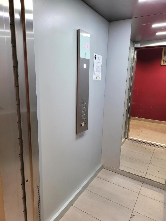 III Appart 2 Pieces, Neuf 200 M De Gare Parking Netflix Evry Courcouronnes Exterior foto